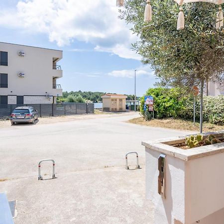 App Akumal-25M Zum Meer, Privatparkplatz, 50 Zoll Smart Tv, Sat Медулин Экстерьер фото
